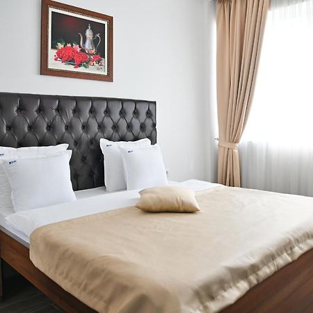 Motel Celebic Mitrovici  Eksteriør billede