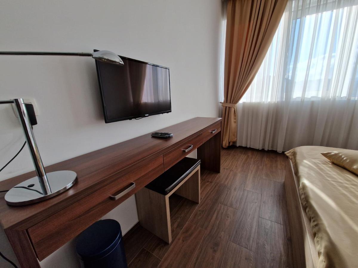 Motel Celebic Mitrovici  Eksteriør billede